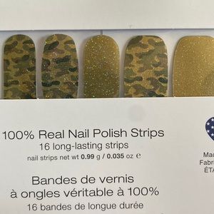 Color street camo glitter nail set